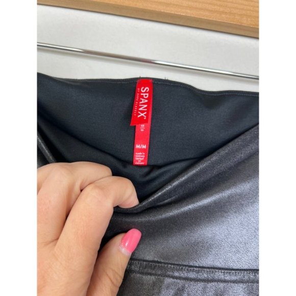 NEW Spanx Faux Leather Moto High Rise Very Black Leggings - Picture 4 of 8